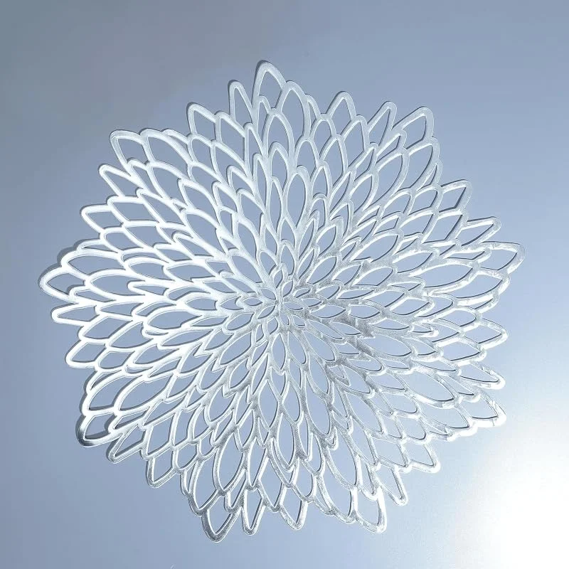 Snowkingdom 12 manteles Individuales Plateados a Juego, de Vinilo Laminado metálico, para Comedor, Platos Redondos de Flores, decoración para Navidad, Acción de Gracias, Fiesta, Boda — Hogar y cocina