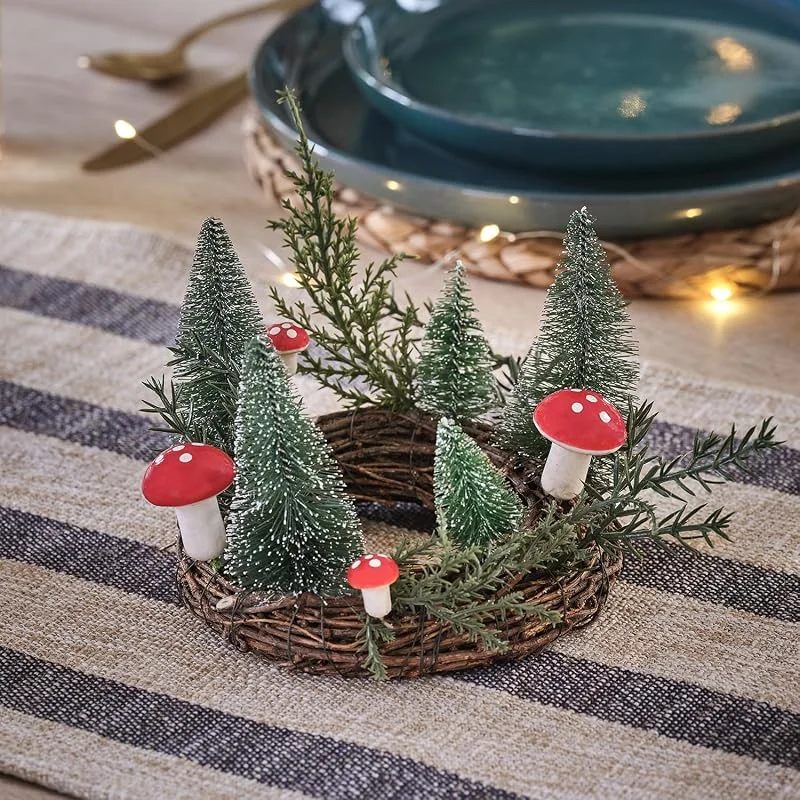 Visita la tienda de Lights4fun Lights4fun Corona de Vela Navideña de 14 cm con Árboles de Navidad y Champiñones Decoración de Mesa Navideña Corona de Adviento — Adviento y mesa