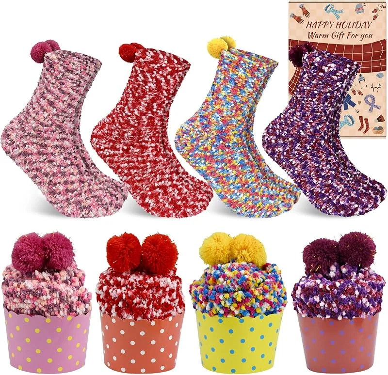 KOOOGEAR 4 pares de calcetines de peluche para mujer, calcetines de Navidad cálidos para invierno, talla única, regalos de Navidad para mujeres, San Valentín, regalo de cumpleaños — Decoracion Navidad