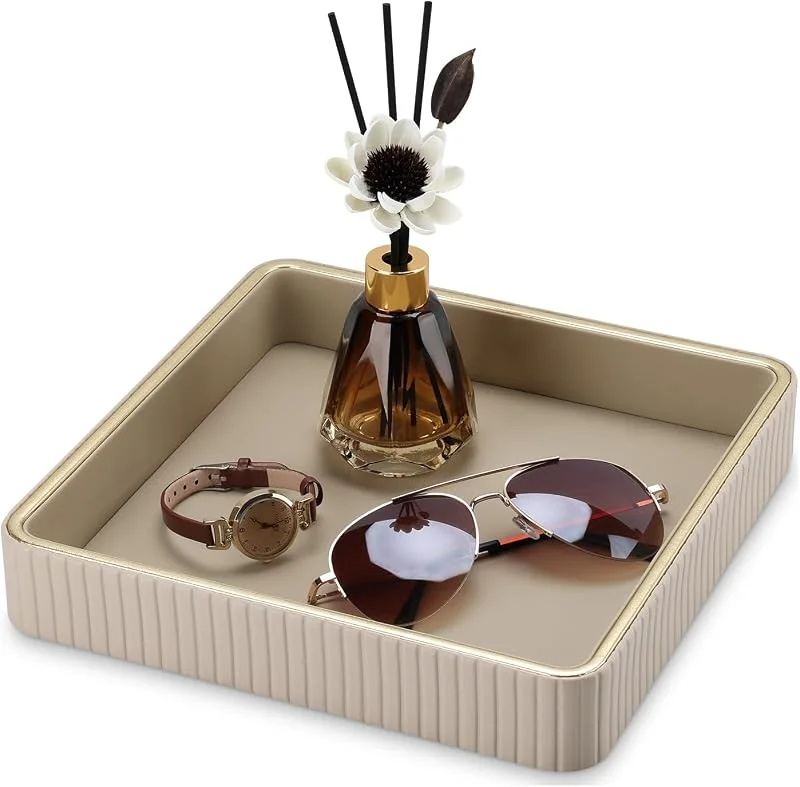 Visita la tienda de GORESE GORESE Bandeja de Valet, Bandeja para Joyas Cuero Bandejas Decorativas Bandejas de Mesa de Noche Organizador Vaciabolsillos Escritorio para Llaves, Maquillaje, Reloj, Gafas, Perfume, Joyería, Moneda(Beige) — Adviento y mesa