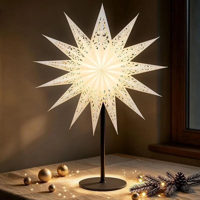 Visita la tienda de Lewondr Lewondr Lámpara De Mesa Estrella De Navidad 3D De Papel, 17, 72" Estrella Navideña De 14 Puntas Calada Iluminada Con Bombilla LED E14, Decoración De Mesa Navideña Con Base De Hierro Para Hogar — Cena a la luz de velas