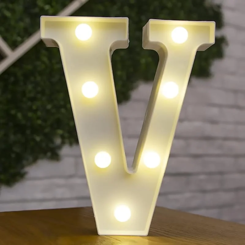 Tiardey Luces de Letras con Forma de símbolo LED, lámparas de Mesa de plástico con Forma de Alfabeto, Fiesta de Cumplea?os, Boda, decoración para Colgar en la Pared del hogar Todos los días-V — Cena a la luz de velas