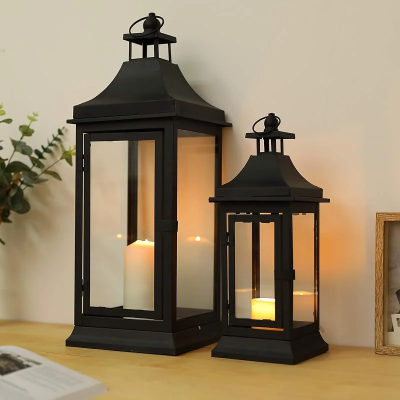 Visita la tienda de JHY DESIGN JHY DESIGN Juego de 2 faroles candelabros Decorativos de Velas de 33 y 49, 5 cm de Alto para Exteriores farolillos para Velas Estilo Vintage para jardín Sala de Estar Interiores balcón (Negro) — Cena a la luz de velas