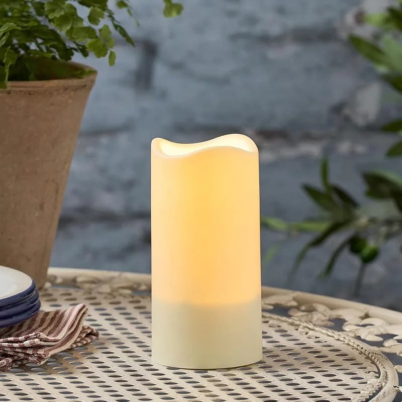 Visita la tienda de Lights4fun Lights4fun Vela Solar LED Sin Llama Vela Impermeable al Aire Libre Para Exteriores de 15 cm — Cena a la luz de velas