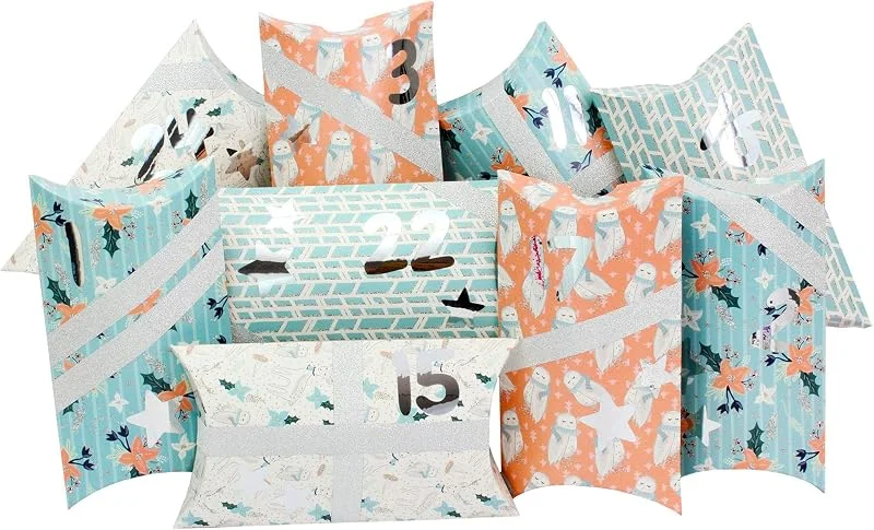 Papierdrachen 24 cajas Pillowbox del Calendario de Adviento - con washi tape y pegatinas de números plateados - 24 cajas de almohadas de cartón - Calendario de Adviento DIY para rellenar y diseñar. — Adviento y mesa