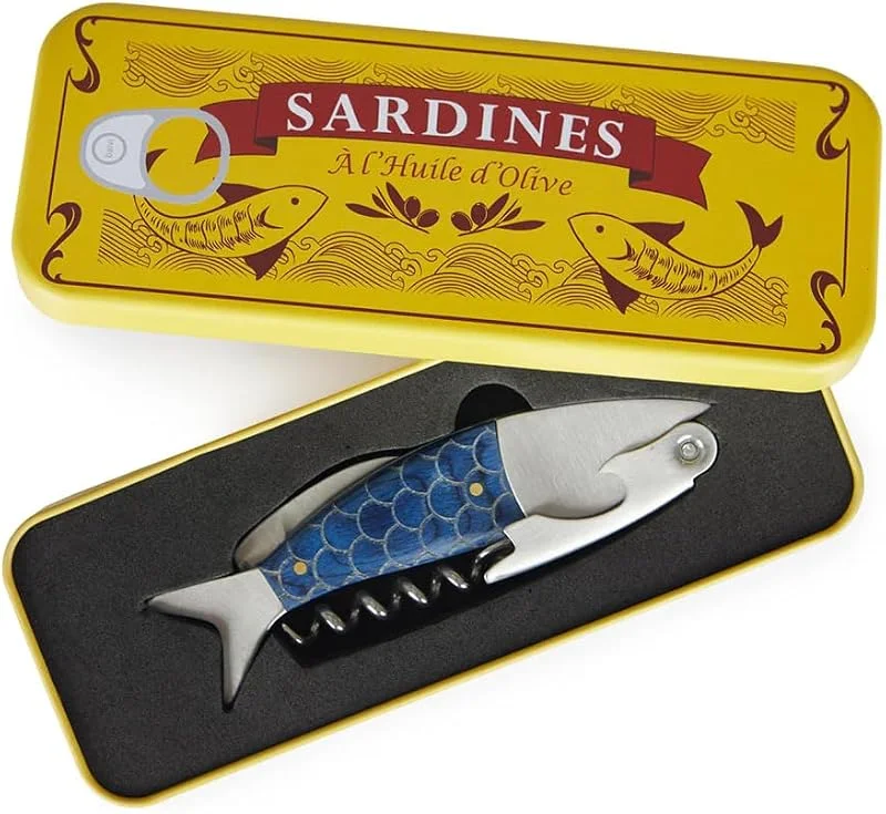 Visita la tienda de Balvi Balvi Sacacorchos Conserverie Sardines Color Azul Abrebotellas con Caja metálica Lata — Vino y mesa festiva