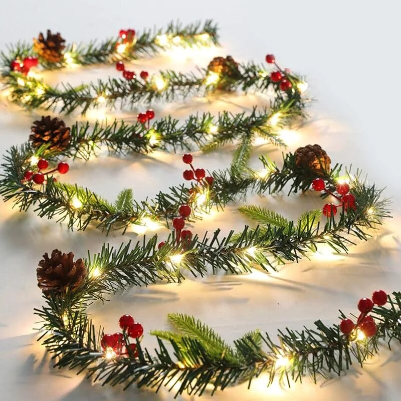 Queta Guirnalda de Navidad Mejorada Decoración Sin Pegamento Guirnalda Artificial de Navidad con Conos, Bayas y Luces LED para Puerta, Escaleras, Chimeneas, Corona de Navidad 2, 6m, 8, 5FT — Decoracion Navidad